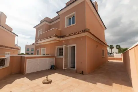 Casa pareada en Lomas de Cabo Roig