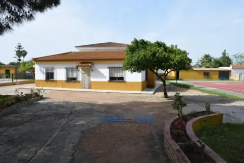 Chalet en Urbanización El Rincón