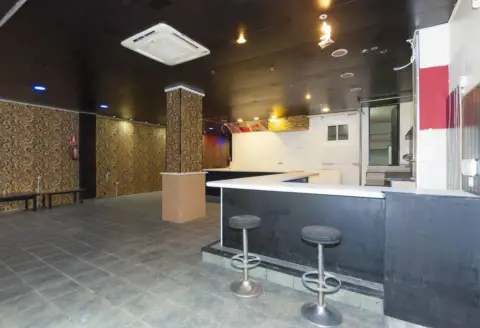 Local comercial en Puig Rom
