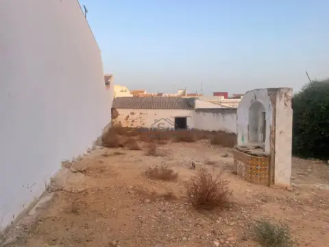 Terreno en calle de Cervantes