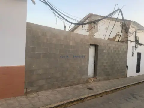 Terreno en calle de Cervantes