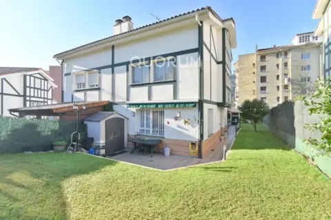 Casa adosada en Centro
