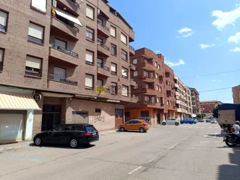Piso en calle de la República Argentina, 11