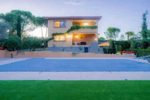 Chalet en La Raya del Palancar-Guadamonte