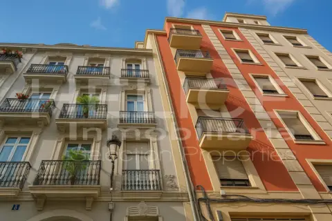Piso en Gran Via de les Germanies