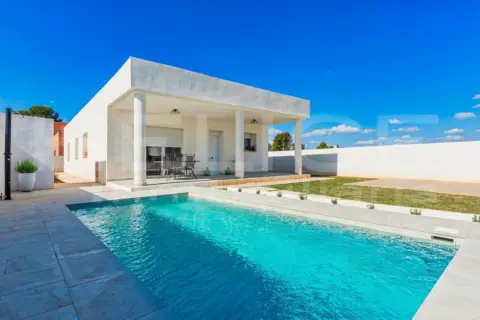 Chalet en calle Senda Vella San Lázaro