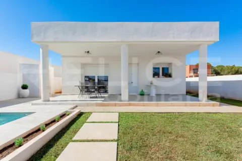 Chalet en calle Senda Vella San Lázaro