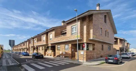 Casa adosada en calle Francisco Corral Acedo