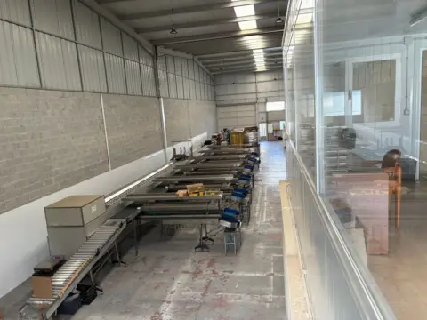 Nave industrial en calle La Rozona