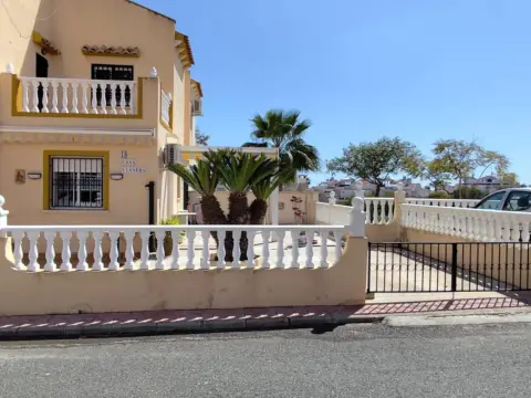 Casa adosada en Playa Flamenca