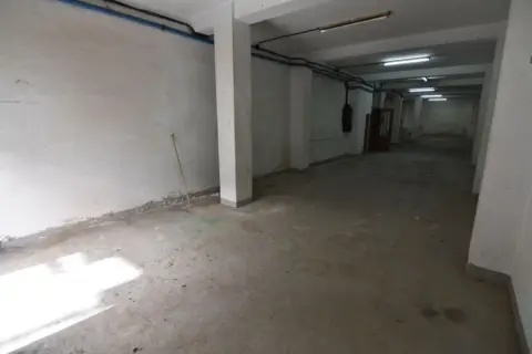 Local comercial en calle del Páramo, 13