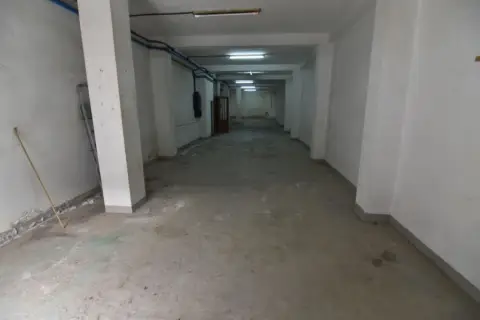 Local comercial en calle del Páramo, 13