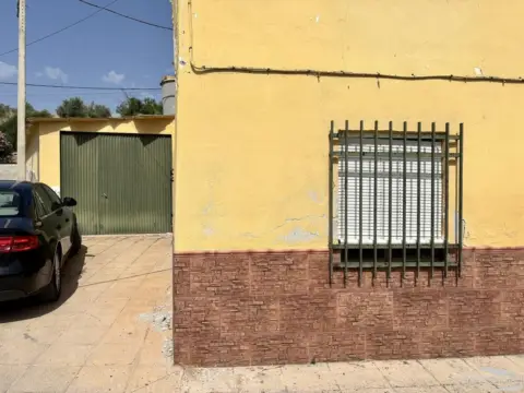 Chalet en calle Bocas del Riguelo, nº 215