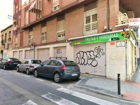 Local comercial en calle Andreu Castillejos, nº 18