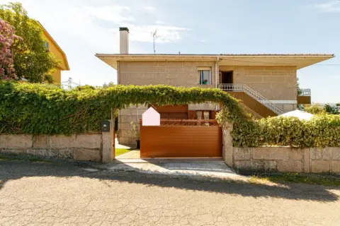 Casa en calle Gulpilleira (A)-Porriño