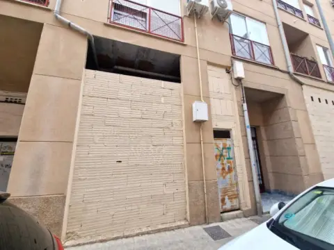 Local comercial en Avenida del Obispo Laso