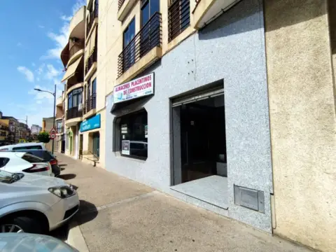 Local comercial en calle de Sor Valentina Mirón