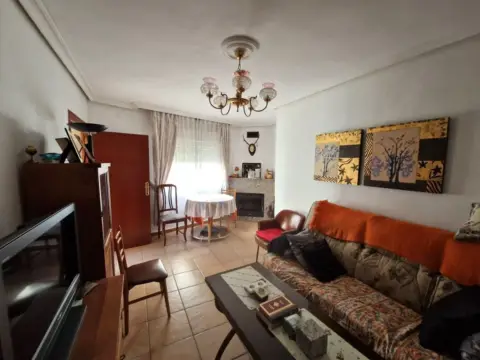 Casa en Oliva de Plasencia