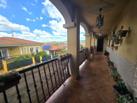 Casa en calle Pedro Salinas