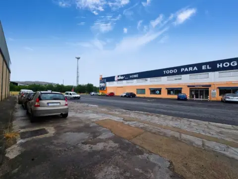 Nave industrial en Carretera de Trujillo