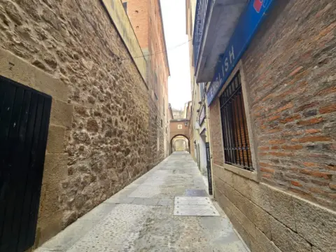 Edificio en calle de la Encarnación