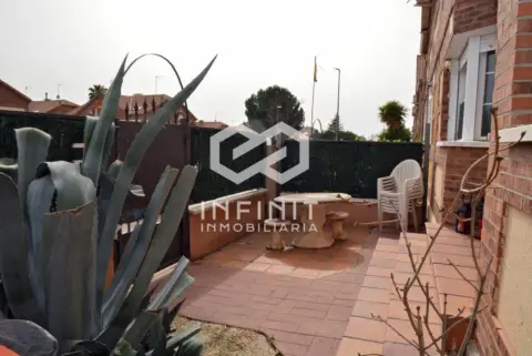 Casa pareada en Villanueva de La Torre