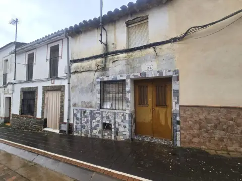 Casa en calle de Trujillo