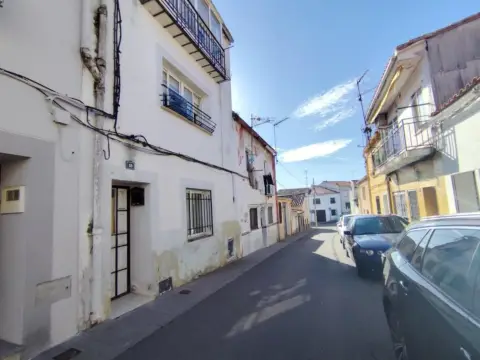 Casa en Plaza de Gabriel y Galán in Malpartida de Plasencia · Malpartida de Plasencia