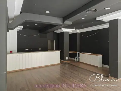 Local comercial en calle del Barrio Verde