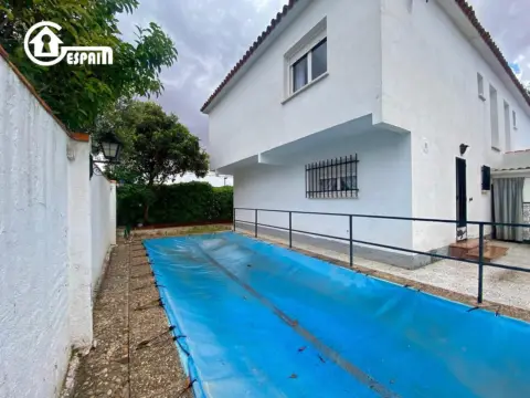 Casa pareada en calle de Felipa Sedano