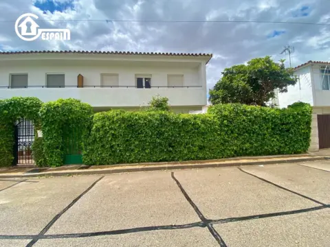 Casa pareada en calle de Felipa Sedano