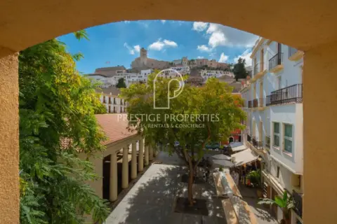 Piso en Dalt Vila-La Marina