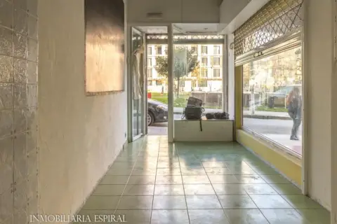 Local comercial en calle Prof. Filgueira Valverde