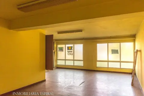 Local comercial en Plaza de Barcelos