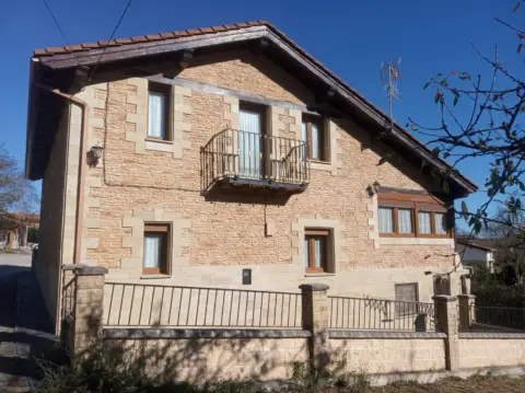 Chalet en Lezana de Mena