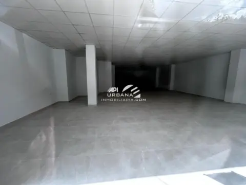 Local comercial en Ronda de San Francisco