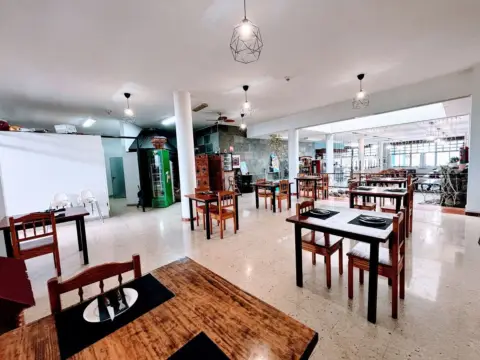 Local comercial en Avenida Cabildo Insular
