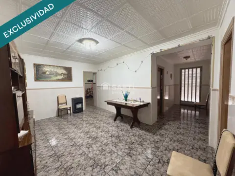 Casa en Algueña