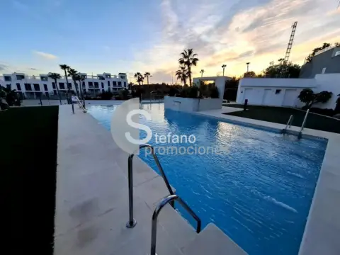 Casa adosada en calle Pitágoras