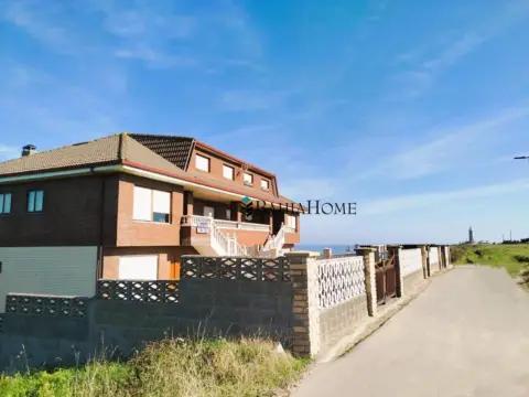 Casa pareada en calle de Camus, 83