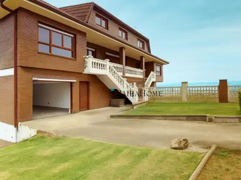 Casa pareada en calle de Camus, 83