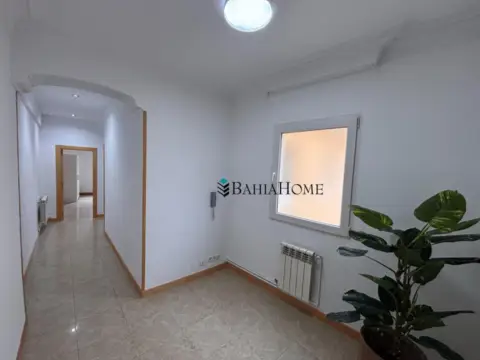 Piso en calle de la Lealtad, 20