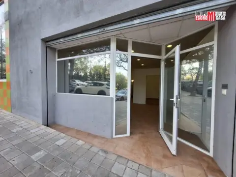 Local comercial en Pau Ii
