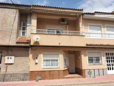 Casa adosada en Roldán