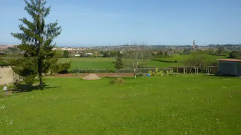 Terreno en Somió-Cabueñes