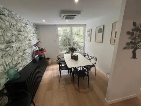 Habitación en calle de la República Argentina