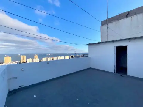 Casa adosada en calle Asia, 37