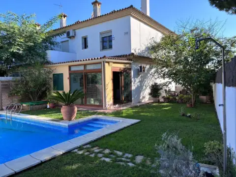 Casa pareada en calle de la Fragata