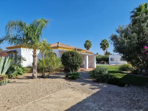 Chalet en Hozanejo