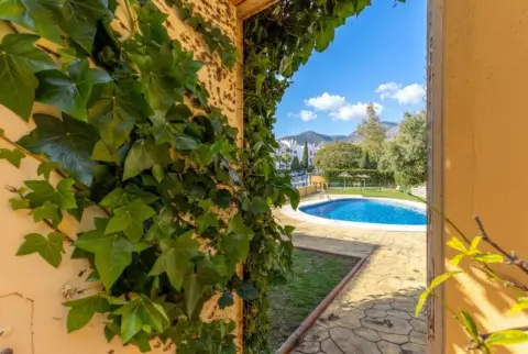 Casa pareada en calle Jabea